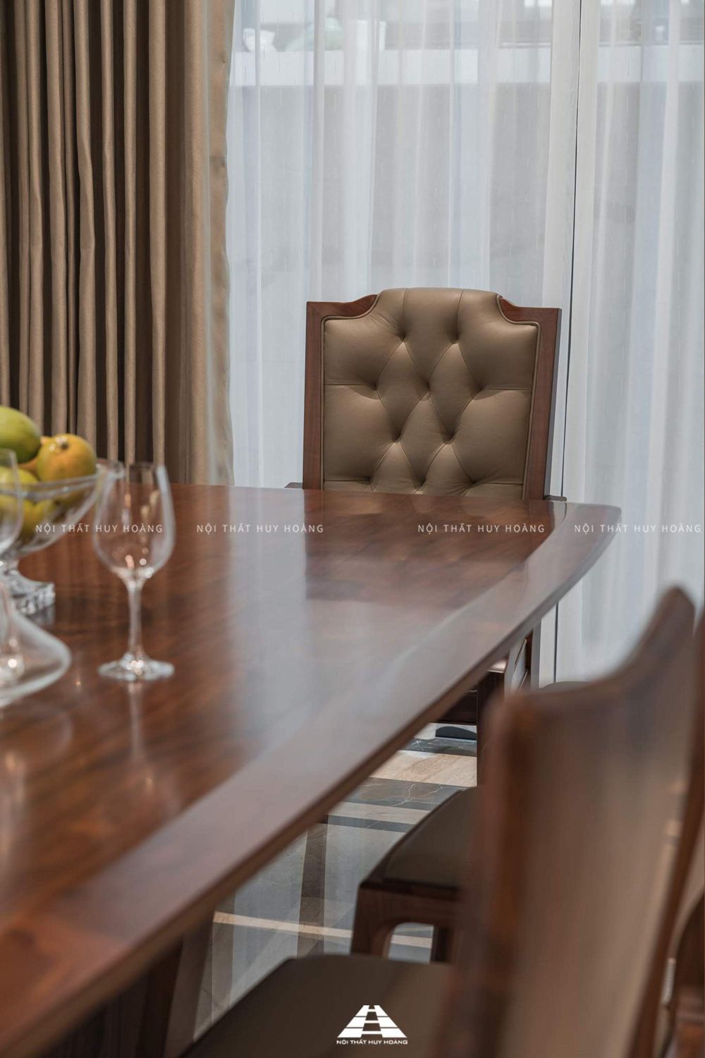 Thiết kế nội thất gỗ óc chó biệt thự Nguyệt Quế Vinhomes Riverside The Harmony