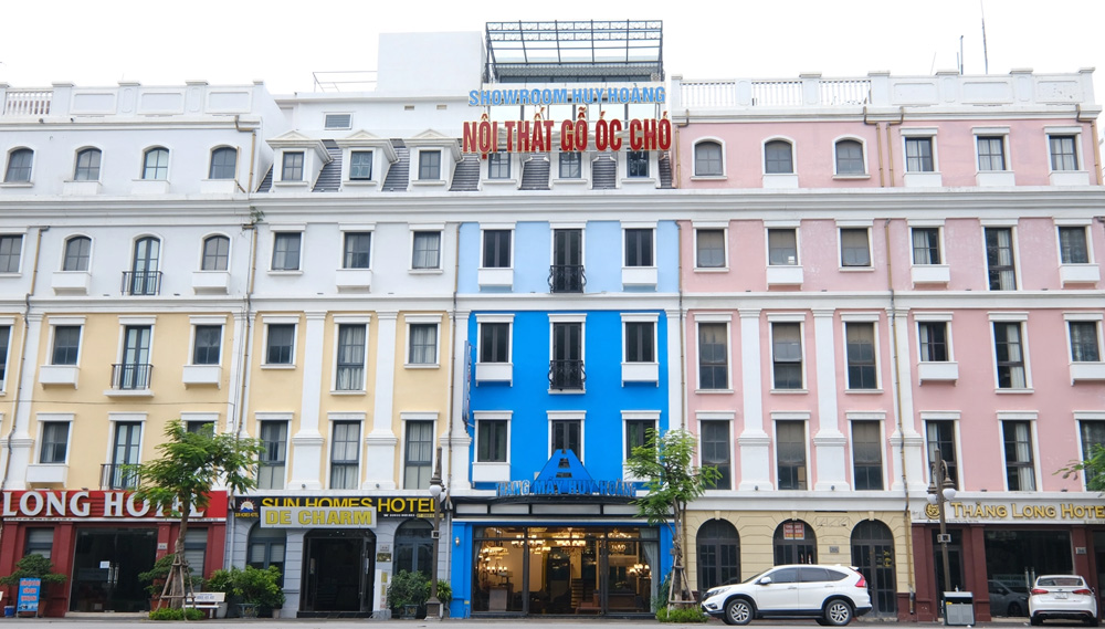 showroom trưng bày bàn trang điểm gỗ óc chó