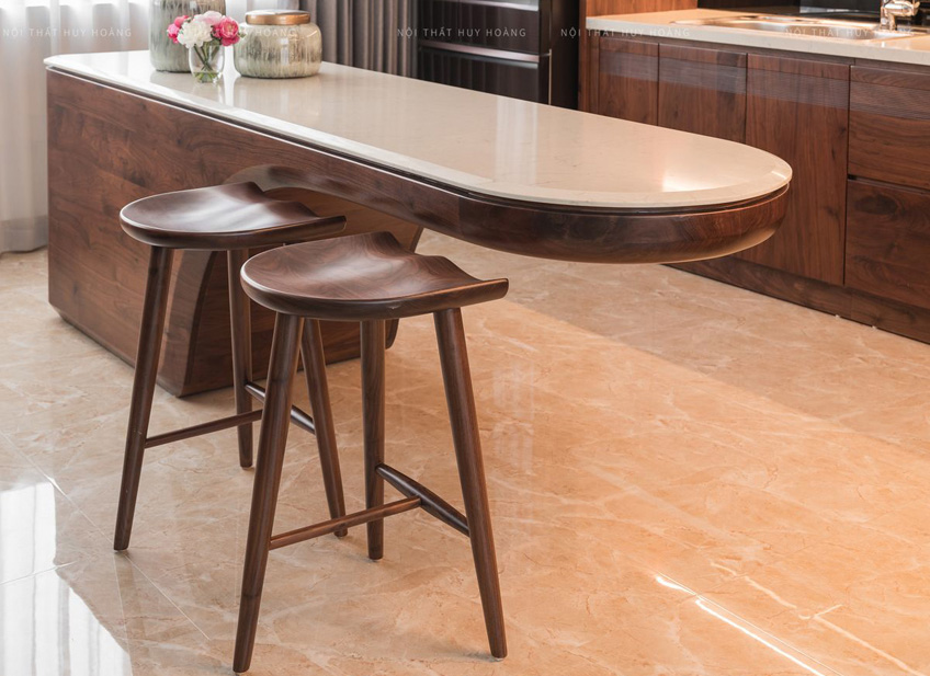 ưu điểm của ghế quầy bar gỗ óc chó