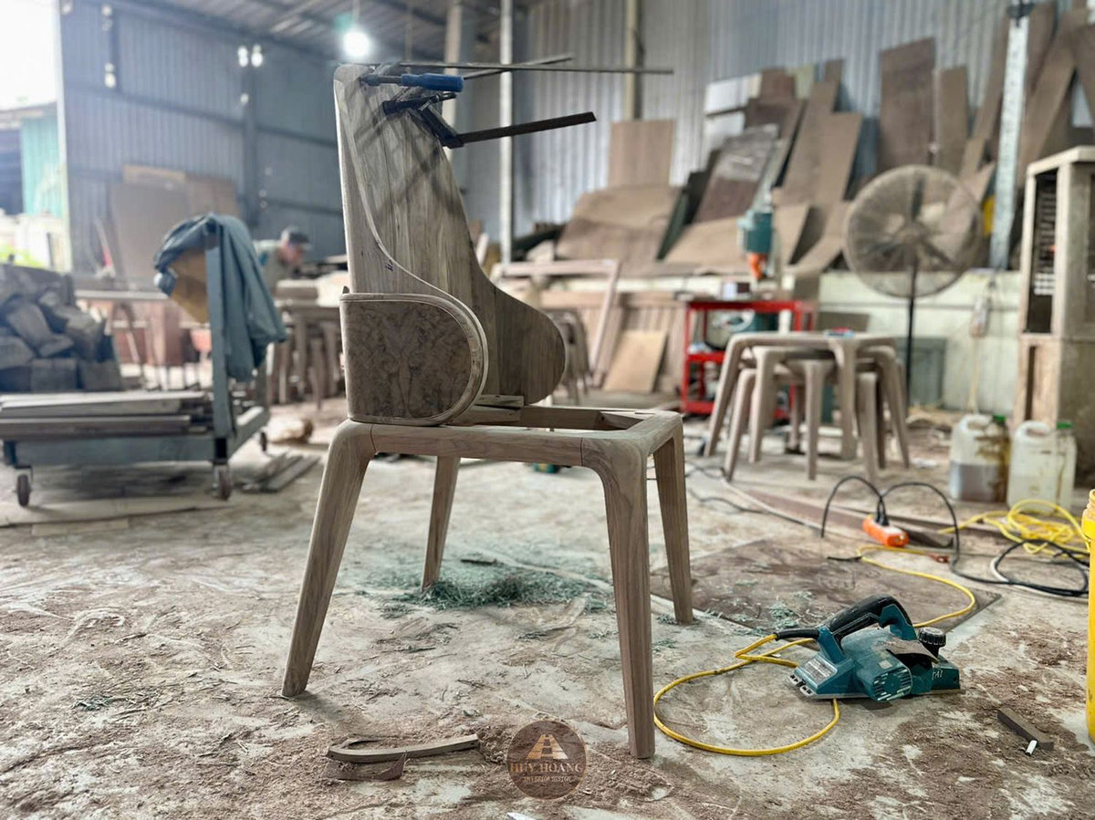 ghế ăn gỗ óc chó sản xuất tại xưởng