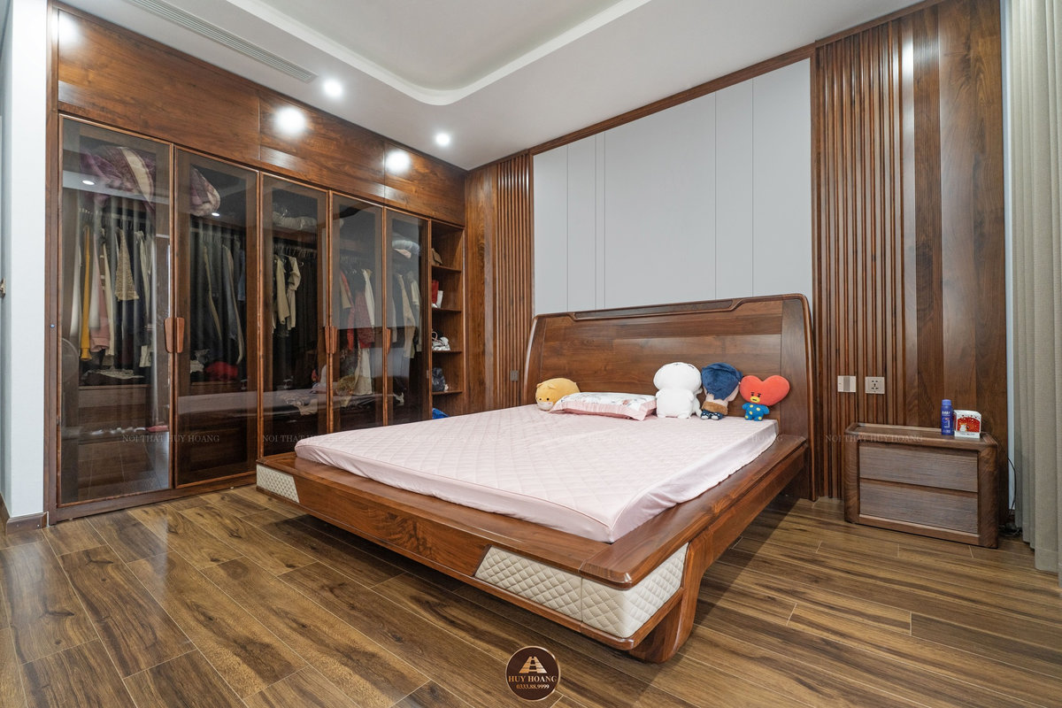 Chất lượng hoàn thiện giường ngủ gỗ óc chó tại xưởng