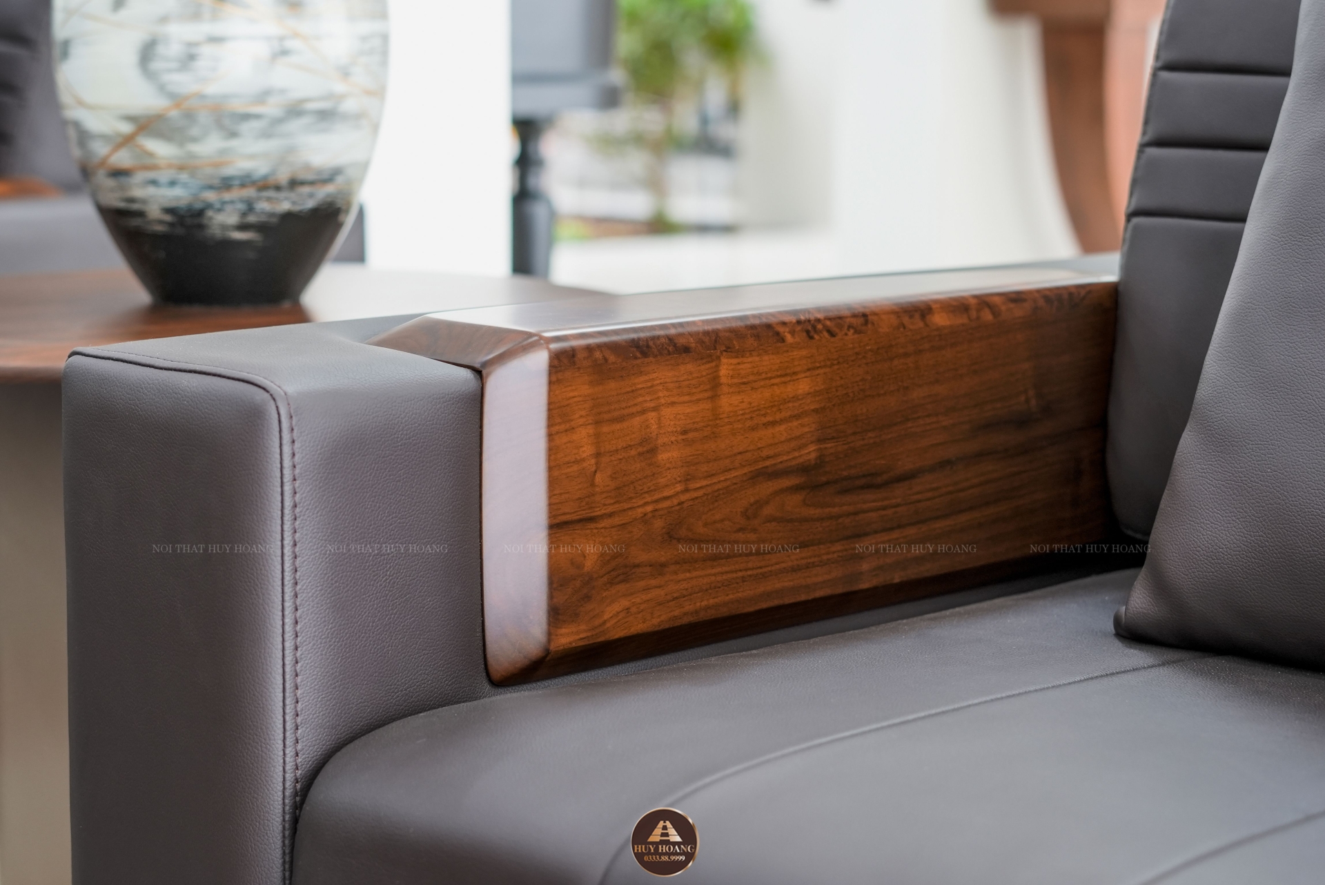 Bộ sofa gỗ óc chó Avalon Claro