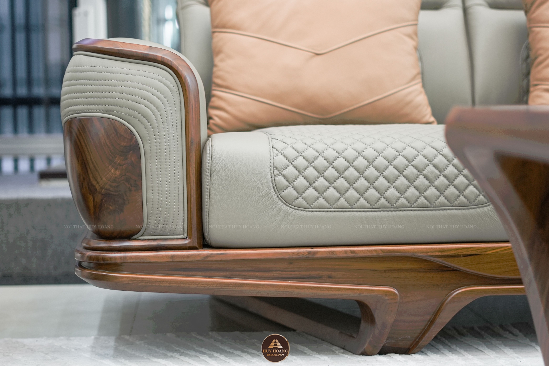 Bộ sofa gỗ óc chó hiện đại Avalon Curve