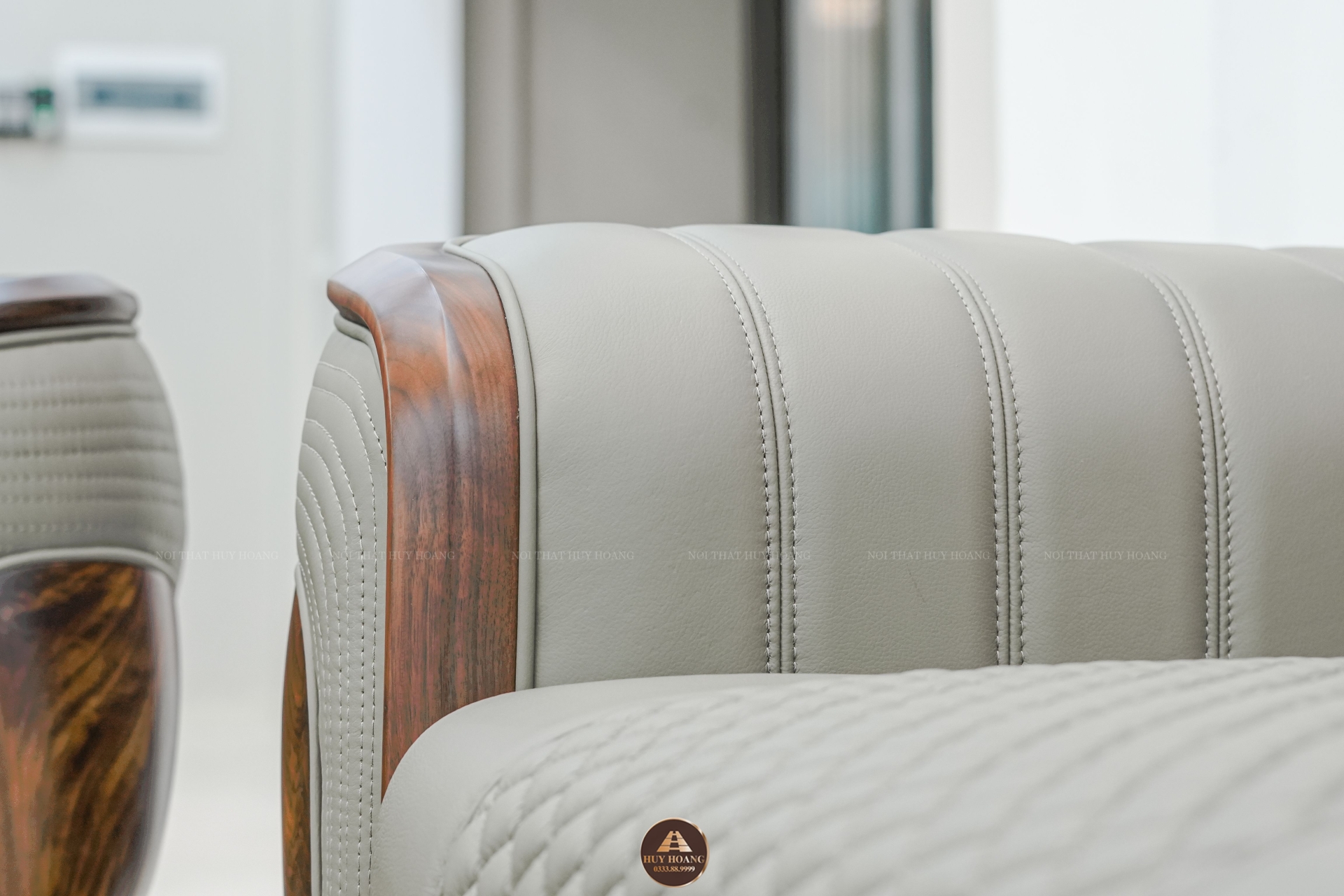 Bộ sofa gỗ óc chó hiện đại Avalon Curve
