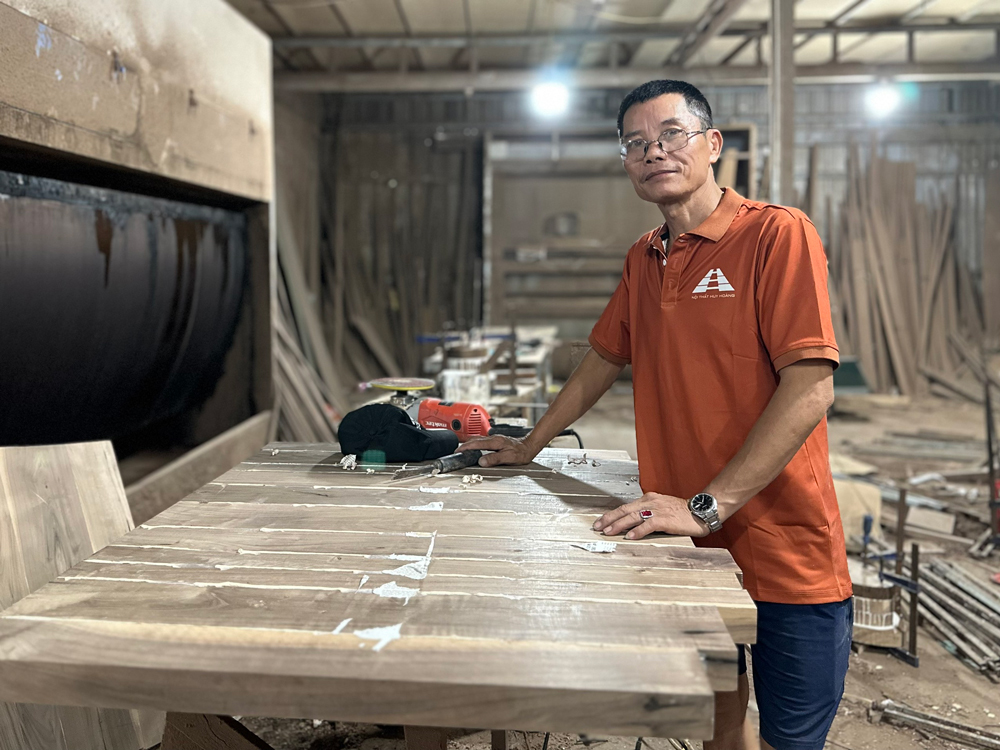 xưởng sản xuất nội thất phòng khách gỗ óc chó