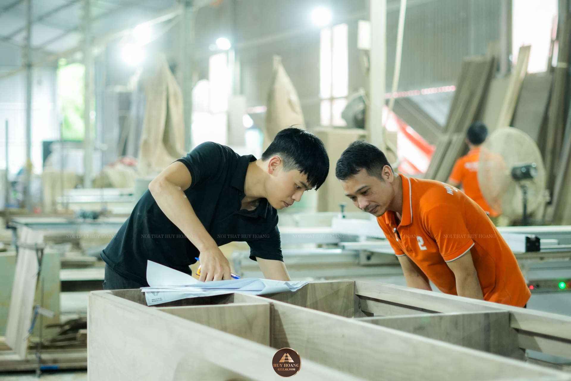 Tư vấn và thi công nội thất phòng ngủ gỗ óc chó trọn gói
