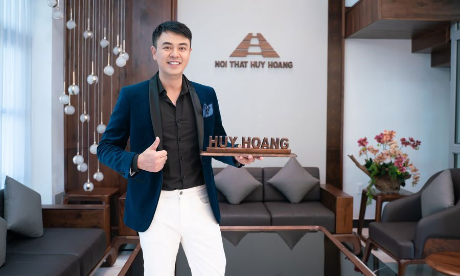 showroom sofa chân thuyền gỗ óc chó