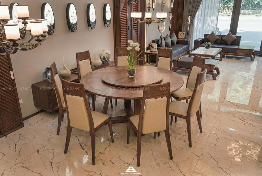 Bộ b&agrave;n ăn tr&ograve;n gỗ &oacute;c ch&oacute; với ghế ăn bọc da b&ograve; &Yacute; m&agrave;u kem sang trọng