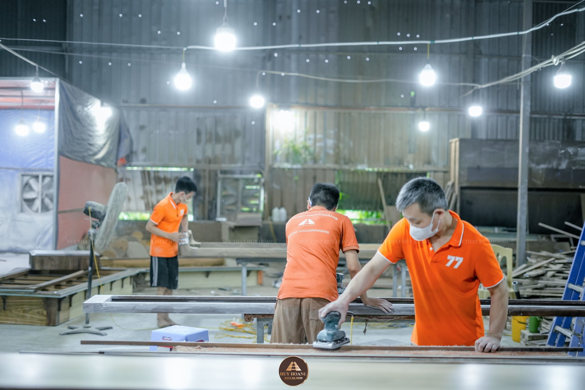 thiết kế tủ bếp gỗ óc chó