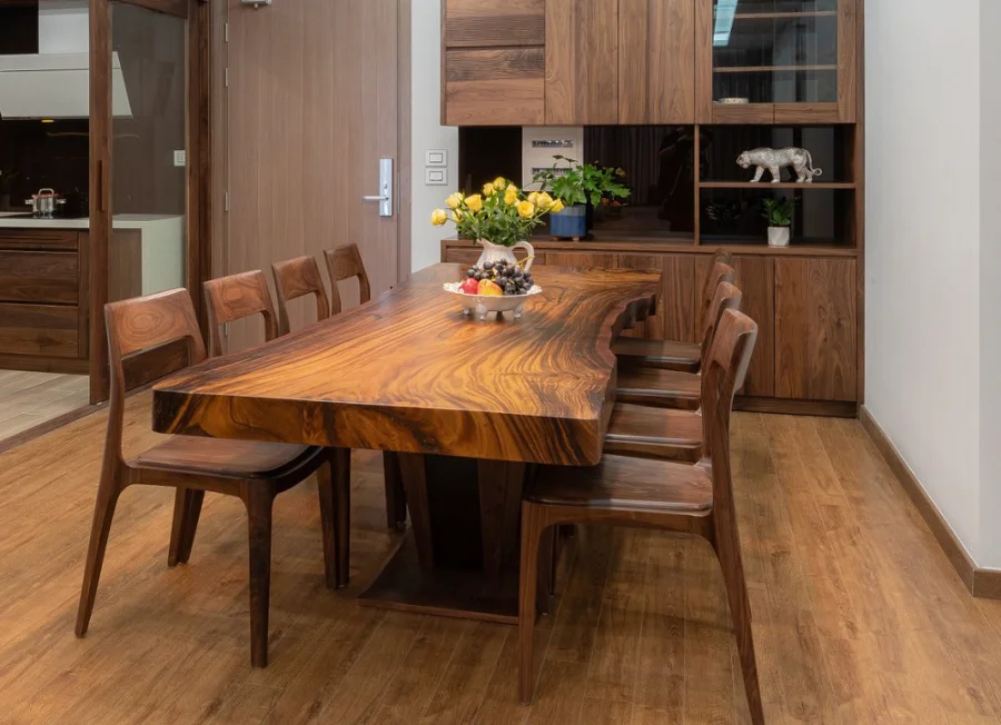 B&agrave;n ăn gỗ &oacute;c ch&oacute; nguy&ecirc;n tấm tại Đ&agrave; Nẵng thể hiện đẳng cấp từ từng đường v&acirc;n