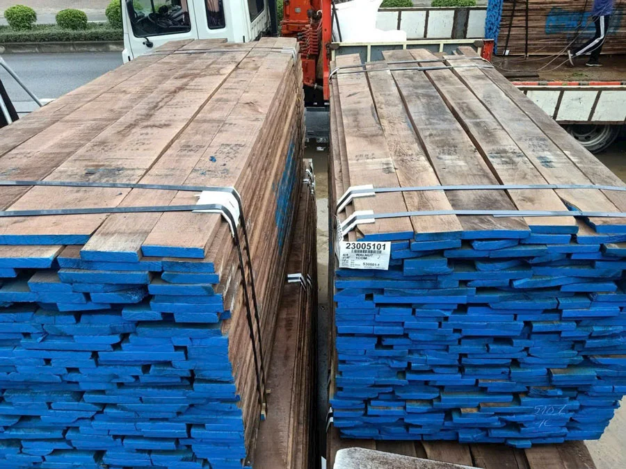 Bộ b&agrave;n ăn 8 ghế gỗ &oacute;c ch&oacute;