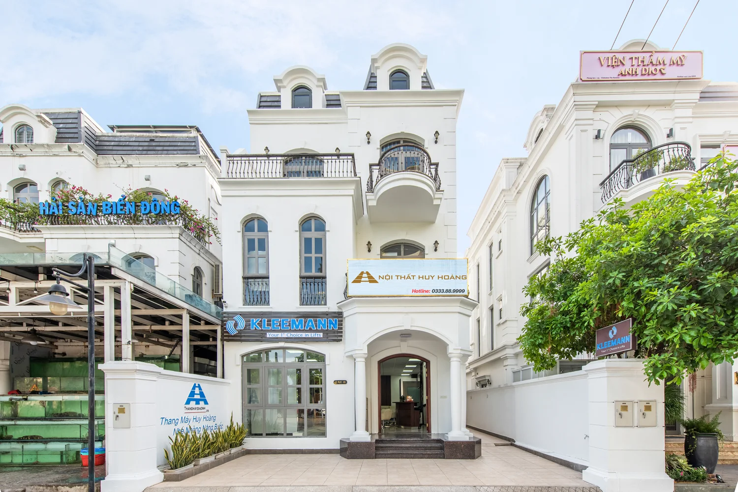 Showroom b&agrave;n tr&agrave; sofa