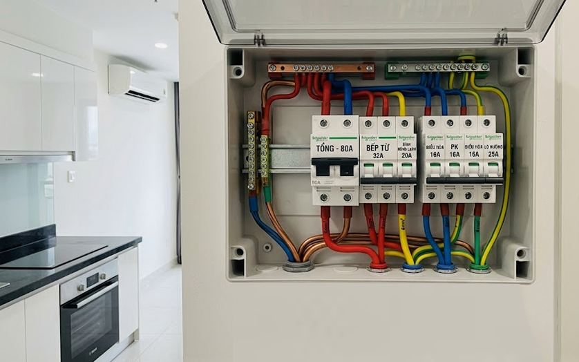 Lắp đặt Aptomat ri&ecirc;ng cho thiết bị điện c&ocirc;ng suất lớn