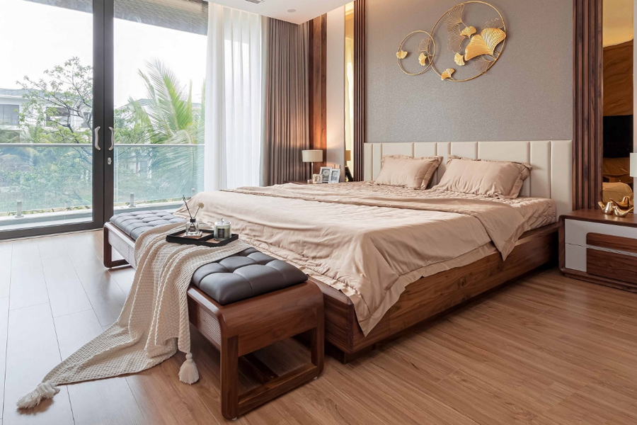 Giường ngủ gỗ &oacute;c ch&oacute; mang đến cảm gi&aacute;c ấm c&uacute;ng v&agrave; tinh tế cho căn hộ