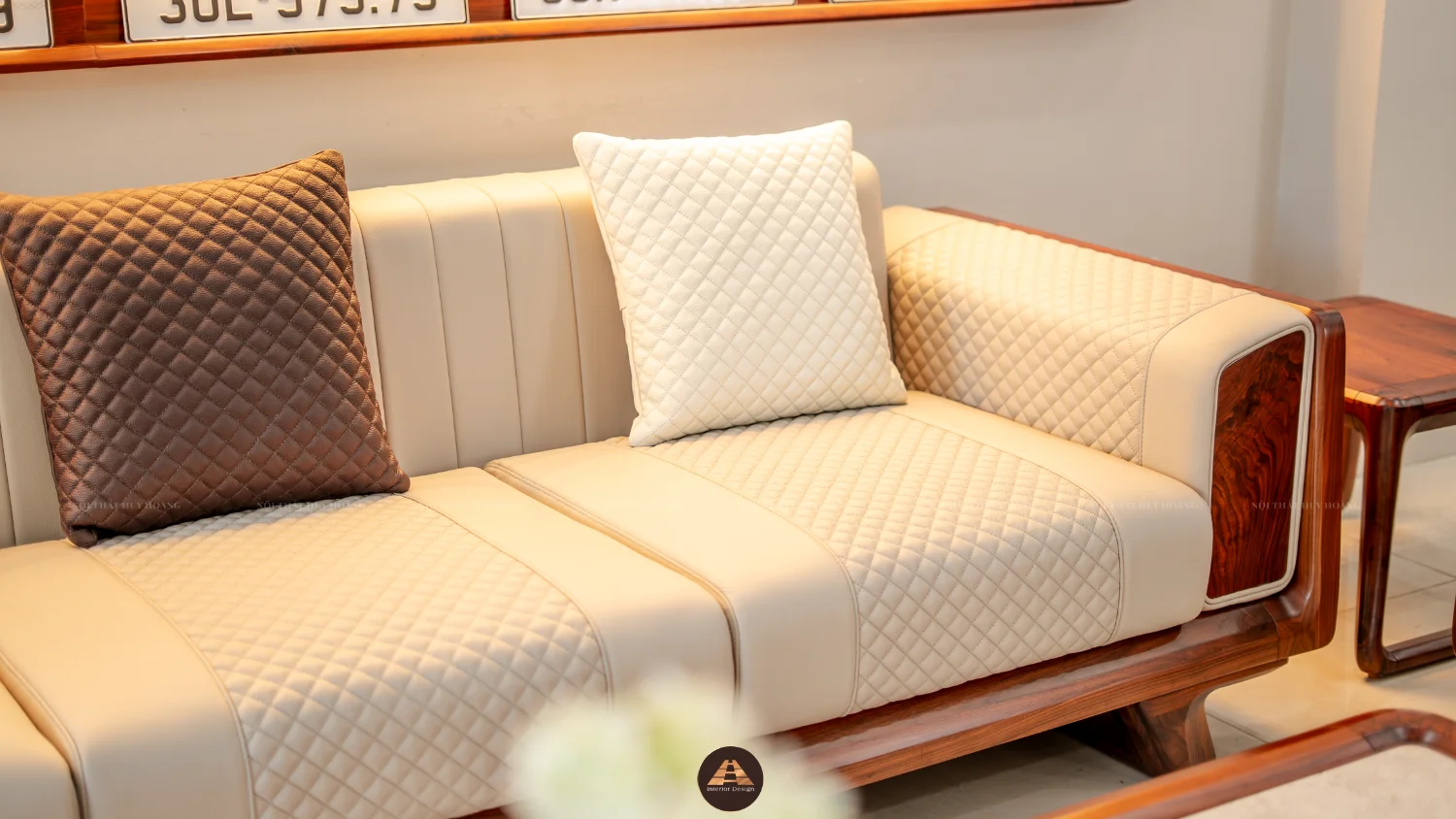 Sofa gỗ óc chó Avalon Aura