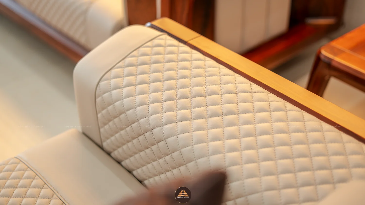 Sofa gỗ óc chó Avalon Aura