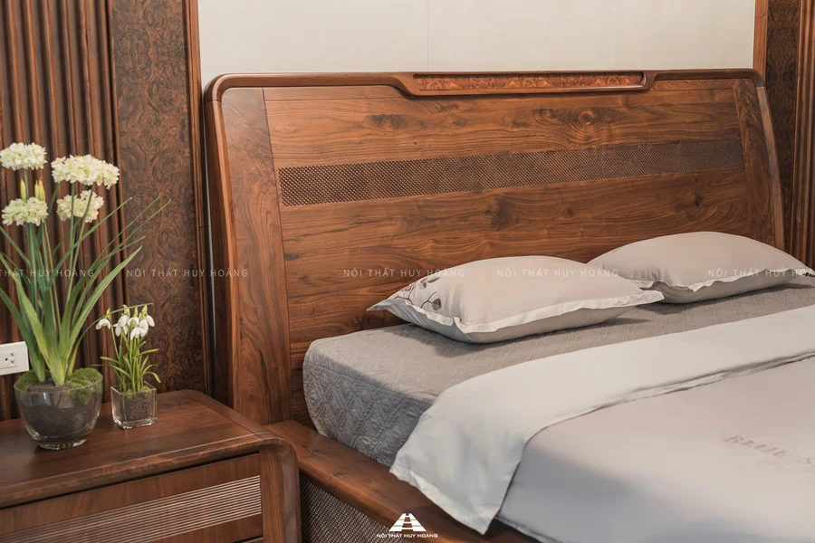 Showroom Nội thất gỗ óc chó Huy Hoàng tại Quảng Ninh