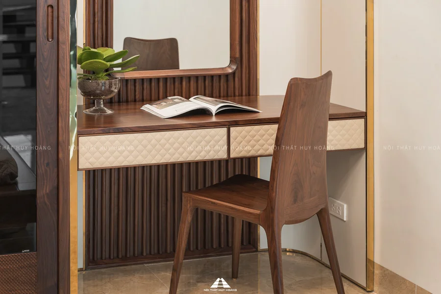 Showroom Nội thất gỗ óc chó Huy Hoàng tại Quảng Ninh