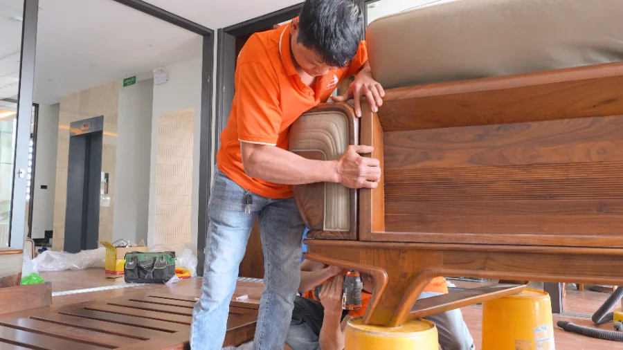 lắp đặt sofa óc chó