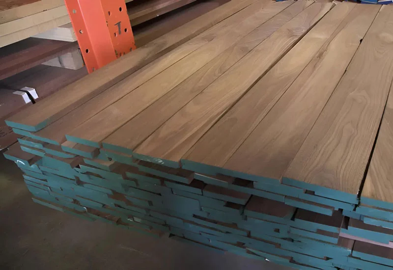 Sau khi tẩm sấy m&agrave;u sắc gỗ &oacute;c ch&oacute; trở n&ecirc;n tự nhi&ecirc;n v&agrave; h&agrave;i h&ograve;a hơn giữa c&aacute;c thớ gỗ