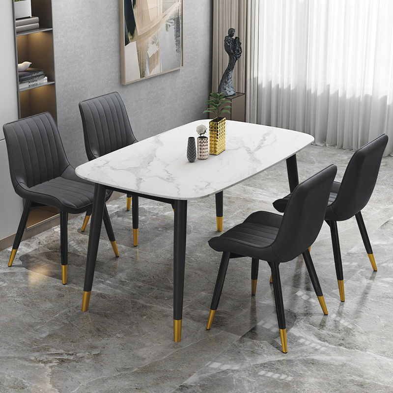 Một chiếc bàn ăn kích thước phù hợp sẽ đảm bảo rằng mỗi người có đủ không gian để di chuyển tay và chân một cách dễ dàng