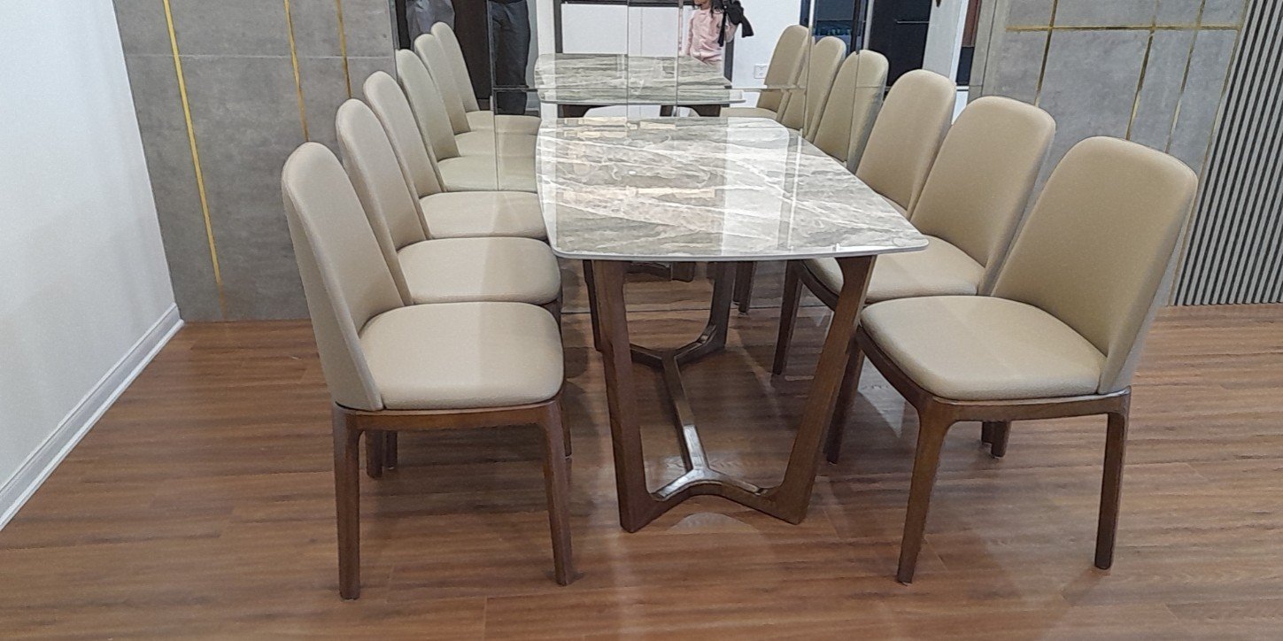 Bàn ăn sồi mặt đá chân quỳ đẹp hiện đại