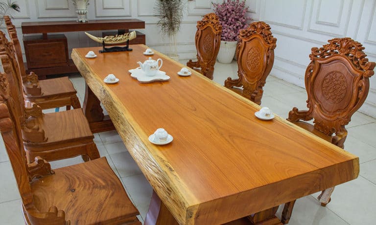 Bàn ăn gỗ gõ đỏ có vẻ đẹp độc đáo