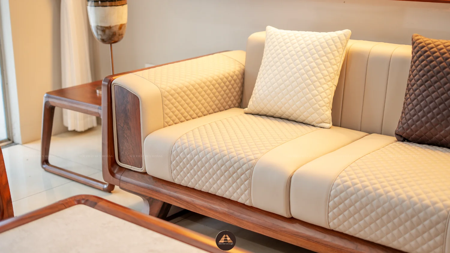 Sofa gỗ óc chó Avalon Aura
