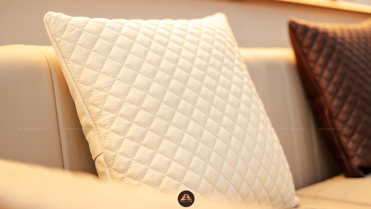 Sofa gỗ óc chó Avalon Aura