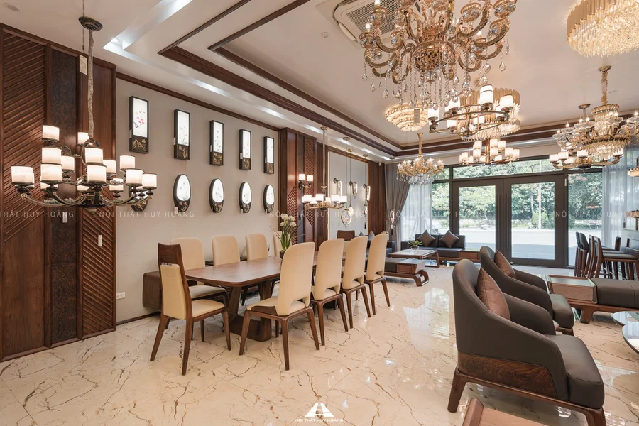 Showroom Nội thất gỗ óc chó Huy Hoàng tại Quảng Ninh