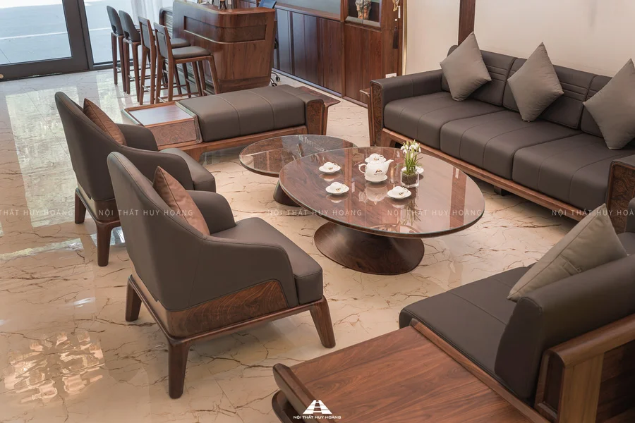 Showroom Nội thất gỗ óc chó Huy Hoàng tại Quảng Ninh