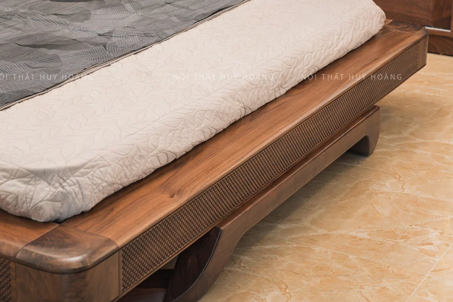 Showroom Nội thất gỗ óc chó Huy Hoàng tại Quảng Ninh